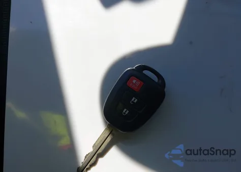 2015 Toyota Rav4 Xle из США, поврежденный, VIN JTMRFREVXFJ013730